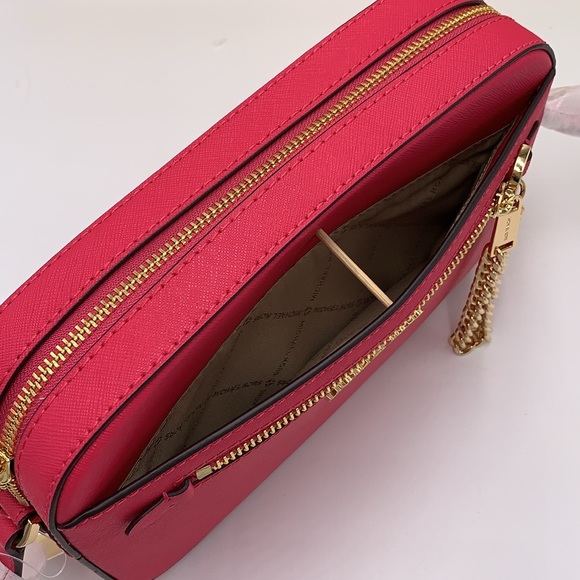 MICHAEL KORS
Jet Set Large Saffiano Leather Crossbody Bag
ELECTRIC PINK
NWT - Picture 10 of 16